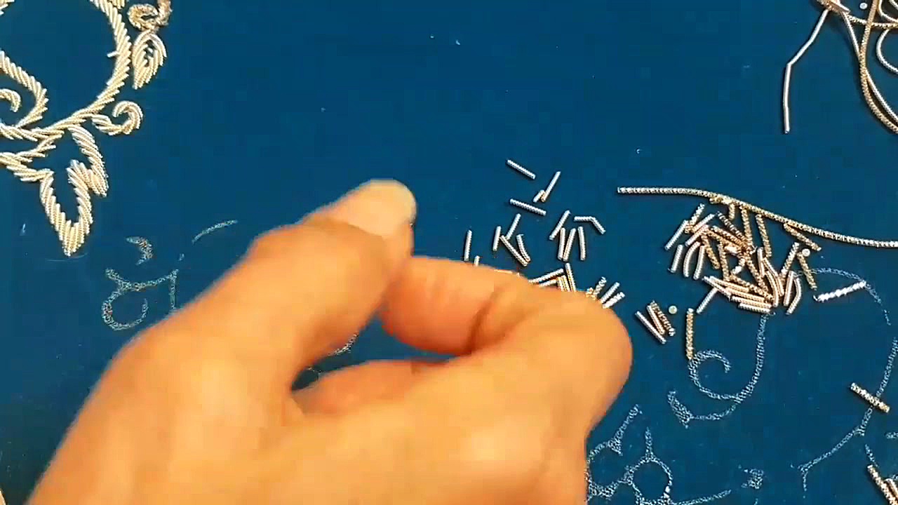 آموزش سرمه دوزی توسط خانم سماو...