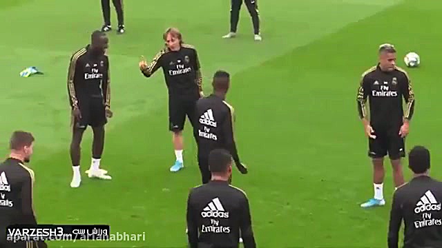 خرس وسط بازیکنان رئال مادرید
