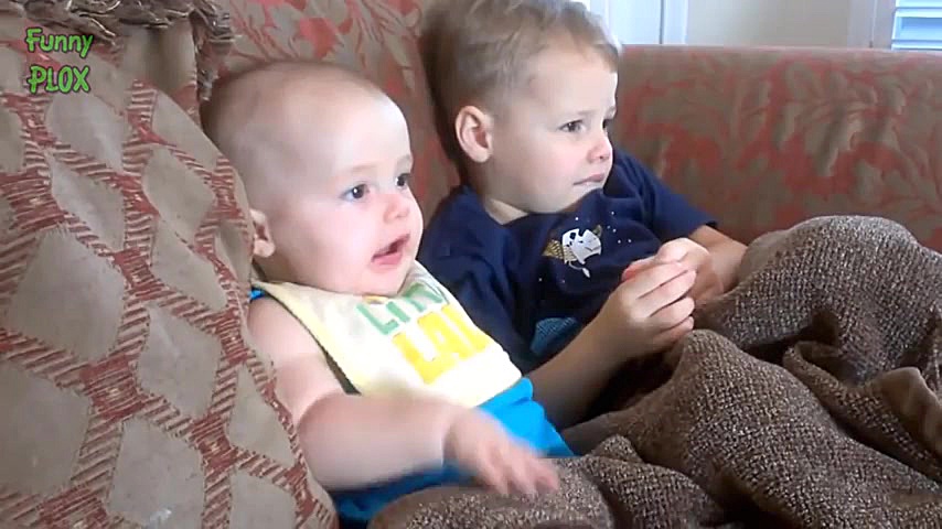 نگه داشتن برادر توسط خواهر کوچ...