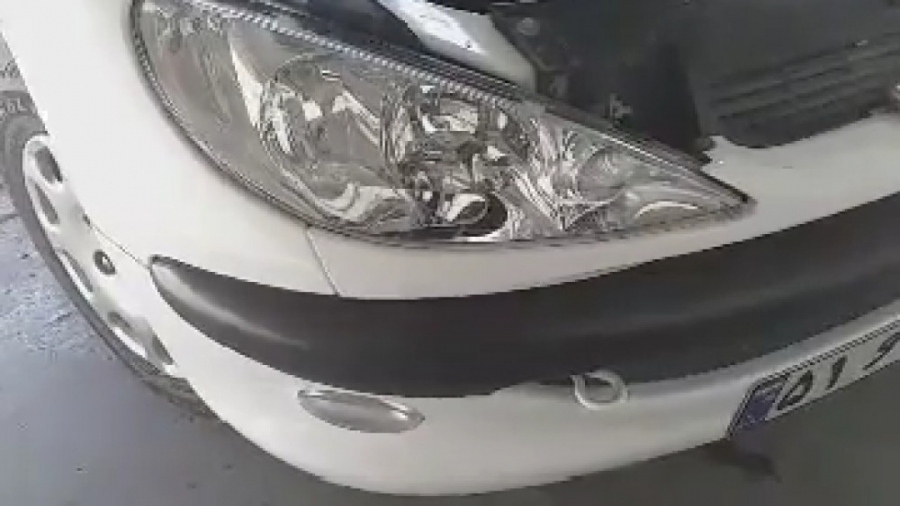 تعویض لامپ پژو ۲۰۶