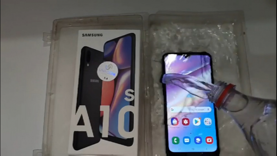 تست مقاومت سامسونگ A10s در برا...