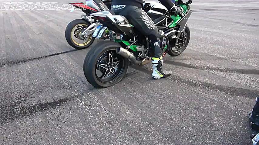 نیسان GTR با 863 اسب بخار در م...