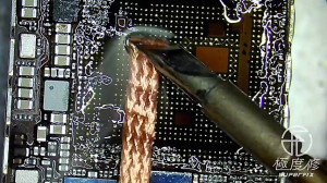 iPhone XRحل مشکل خرابی سی پی ی...