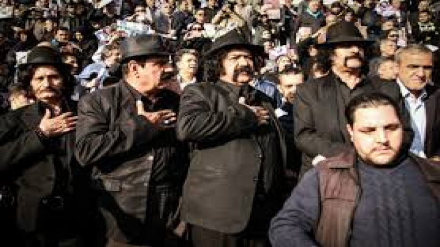 لات در مقابل اخوند