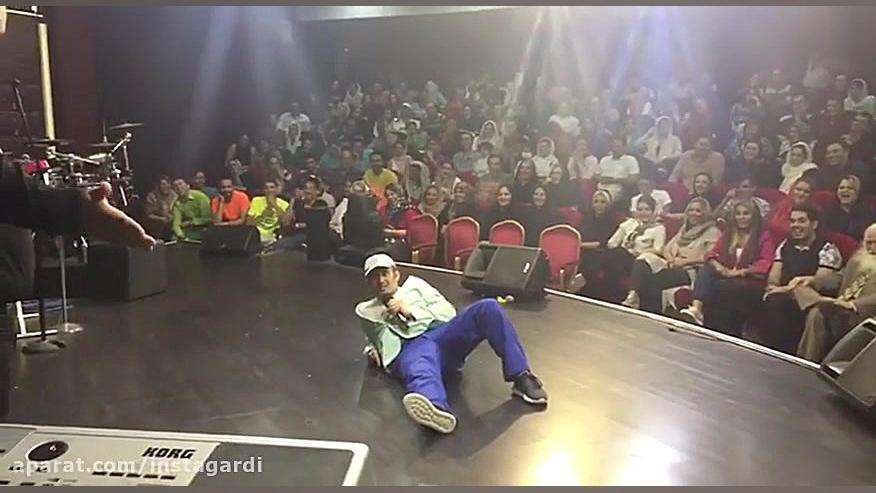 اکبر اقبالی طنز