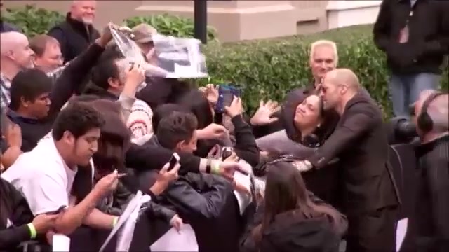 مرد پشت صحنه اتومبیل های فیلم...