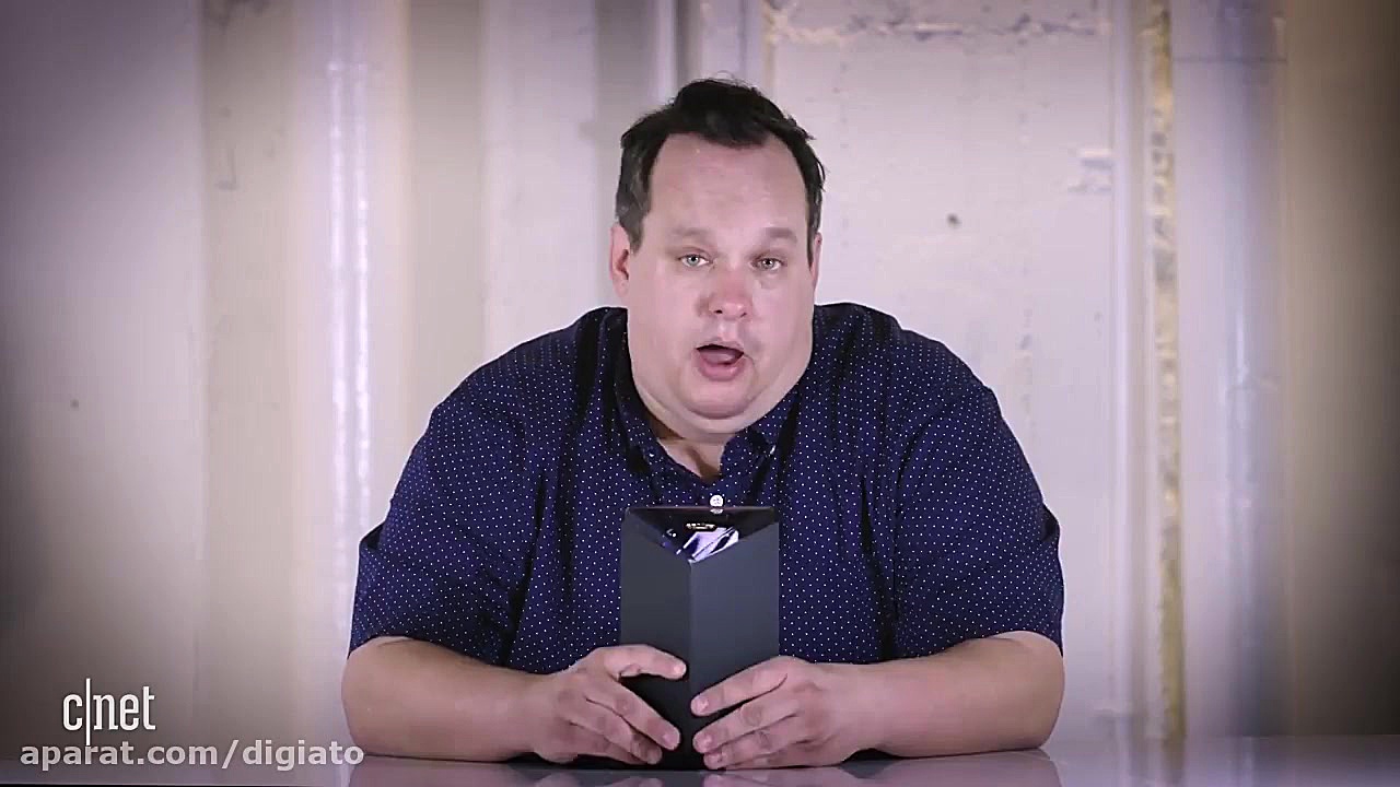 جعبه گشایی گوشی تاشو موتورولا...