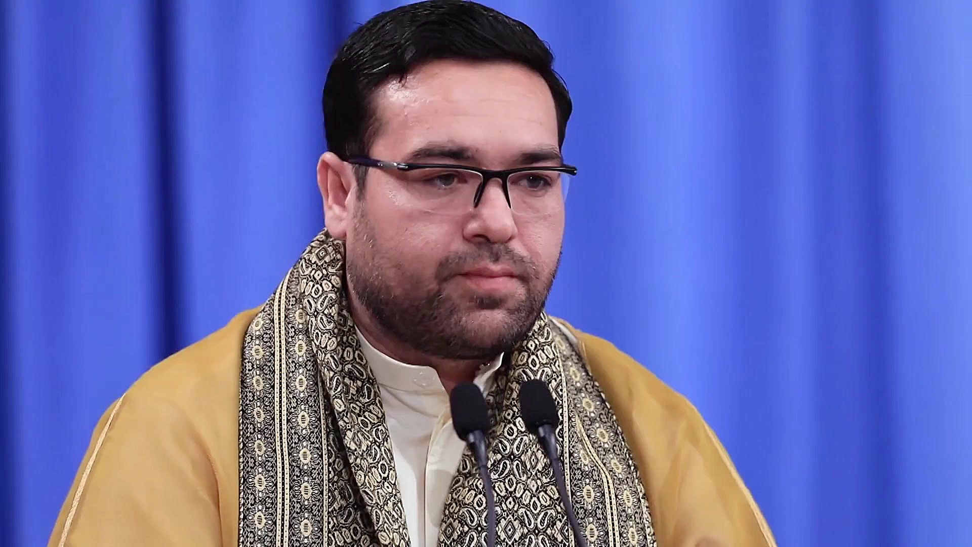 فیلم کامل تلاوت قرآن کریم در د...