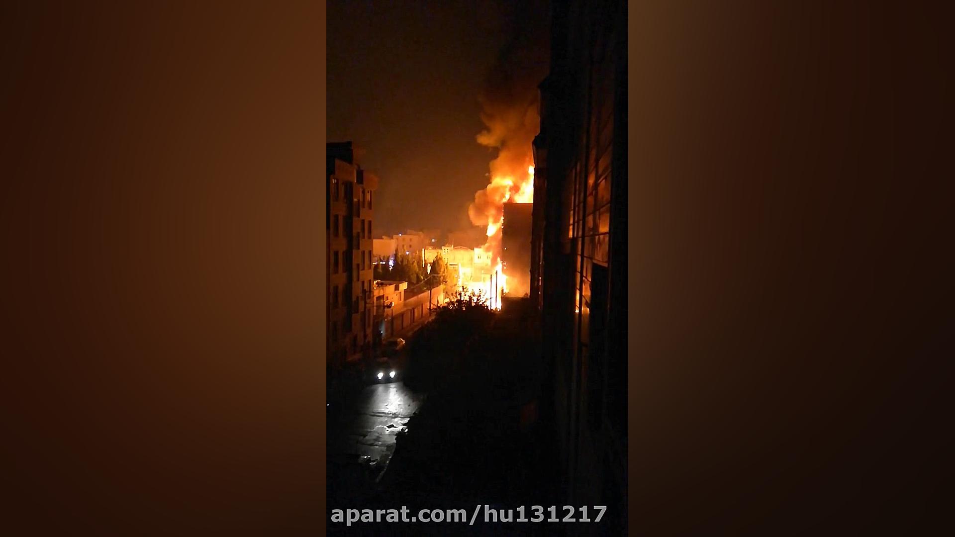 آتش زدن بانک آینده و تجارت و س...