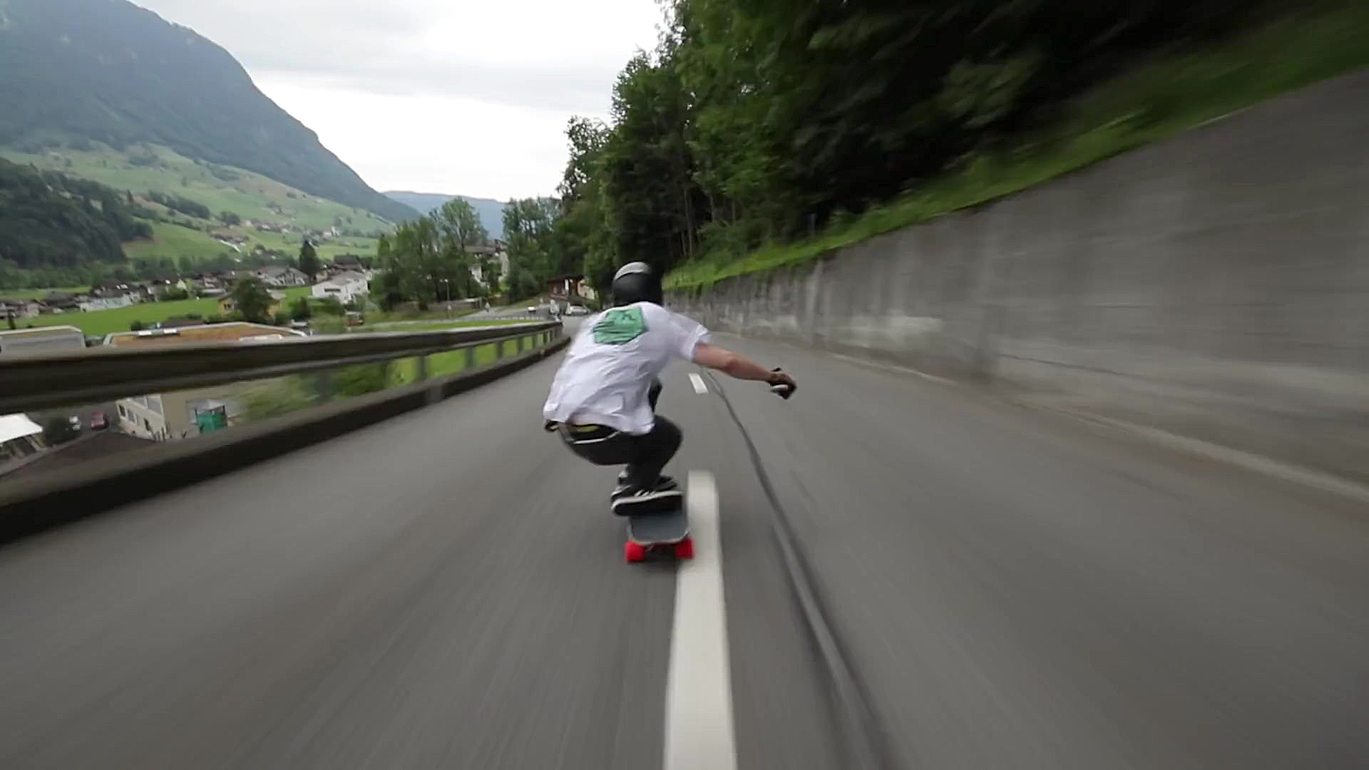 70 مایل در ساعت با تخته اسکیت