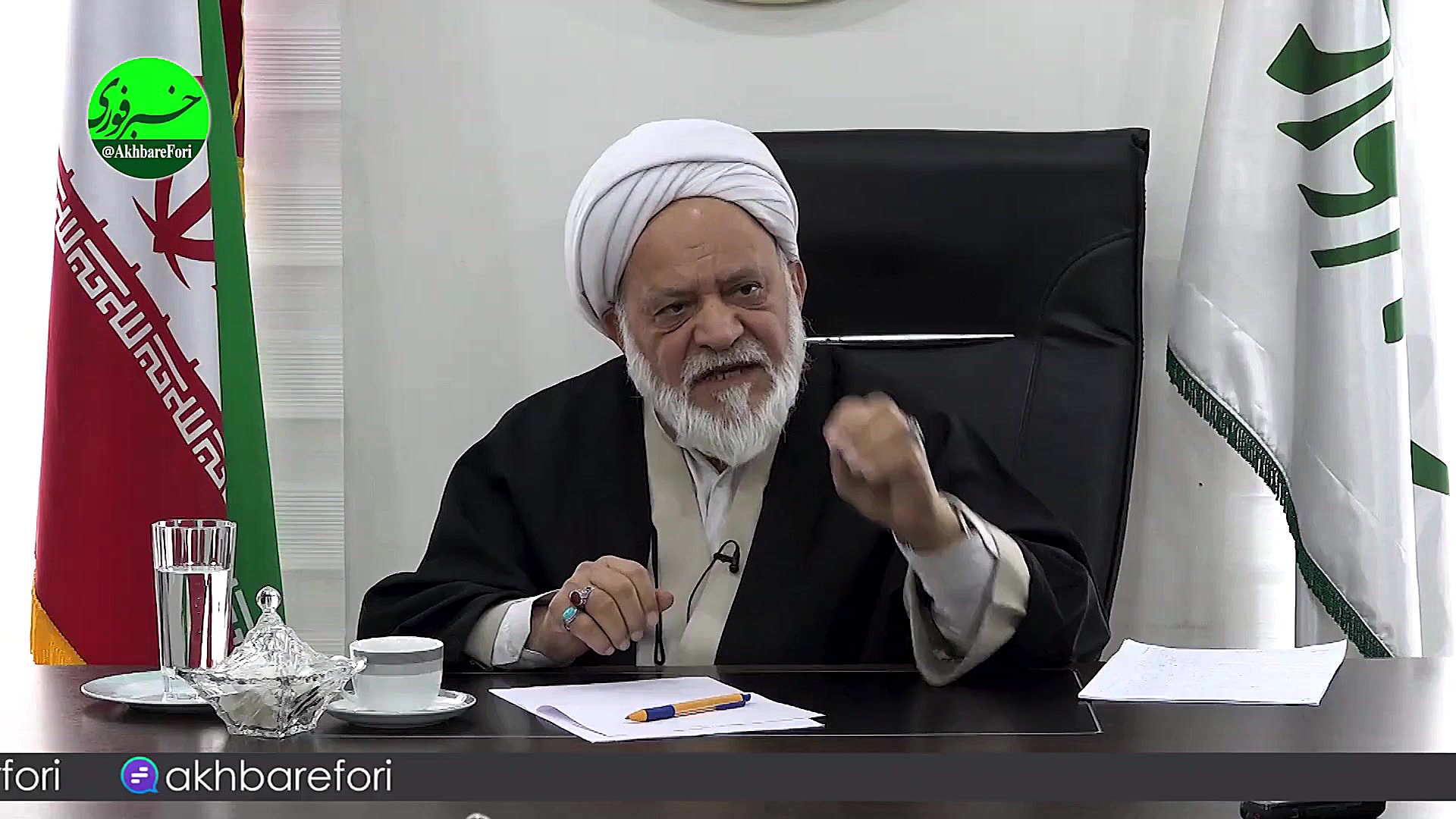 یک ماه قبل، هم من و هم نمایندگ...