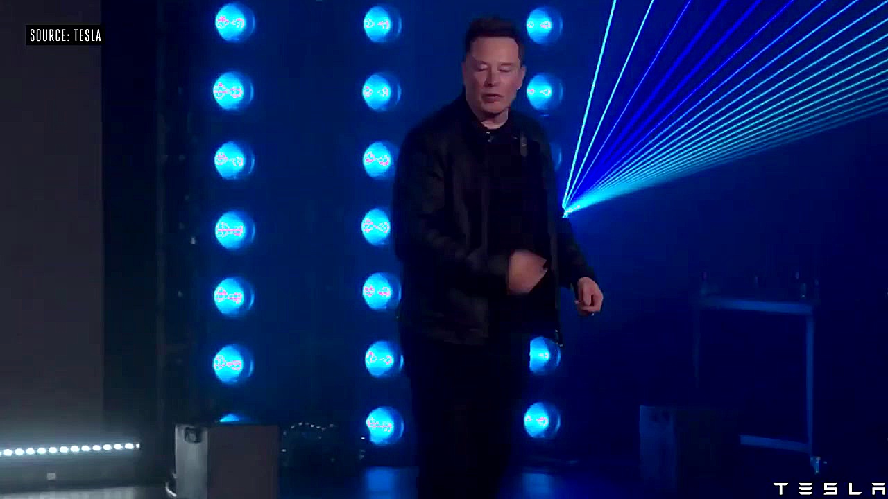 مراسم رونمایی از وانت تسلا سای...