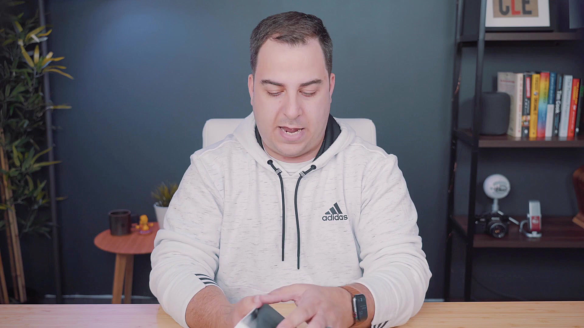 بررسی کاور باتری کیس آیفون 11...