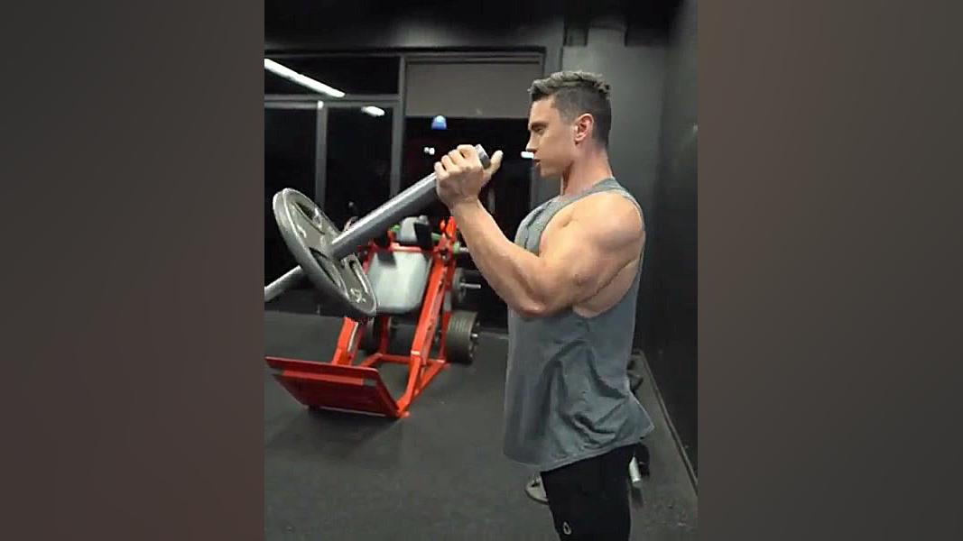 سینه  آموزش حرکات بدنسازی