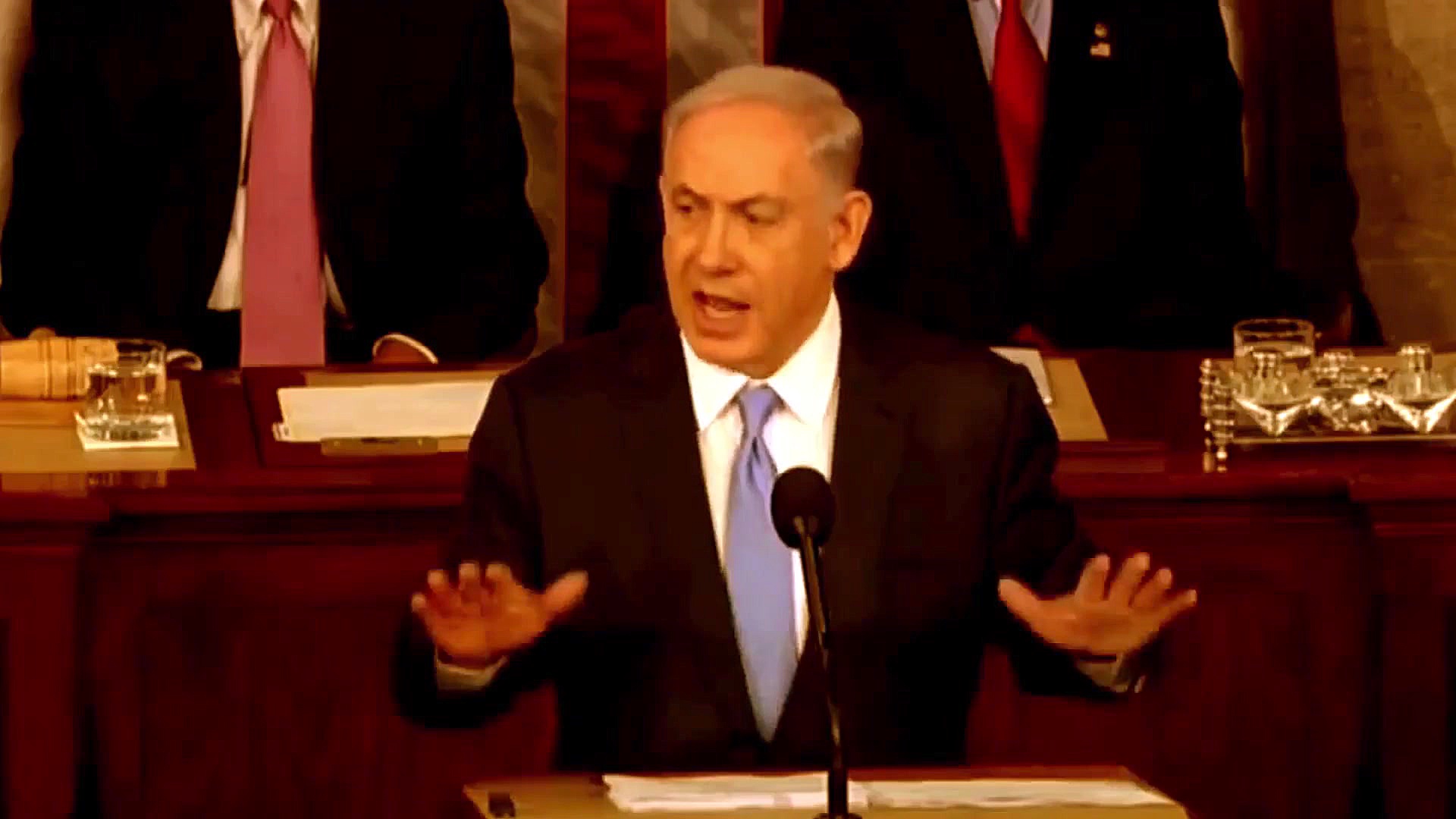 ✅ رهبر انقلاب  نباید به خواب...