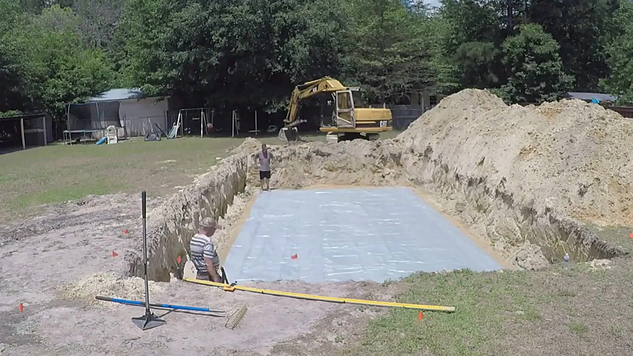 استخر پیش ساخته داخل زمین