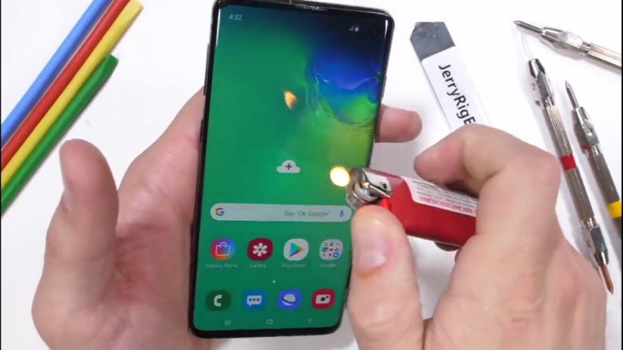 تست مقاومت گوشی موبایل سامسونگ...