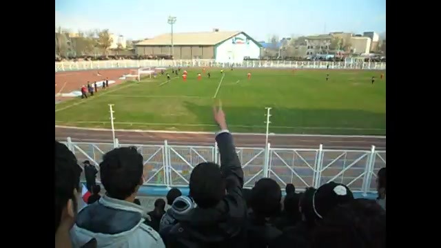 تشویق هواداران شهرداری اردبیل...