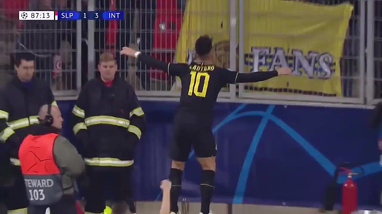 پاس بیرون پا تماشایی لوکاکو