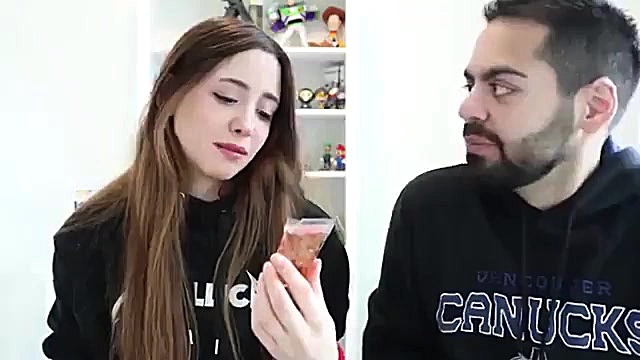 چالش نخندیدن با میا پلیز حتما...