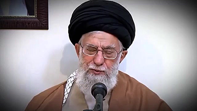 دشمن منتظر یک فرصت برای رخنه؛...