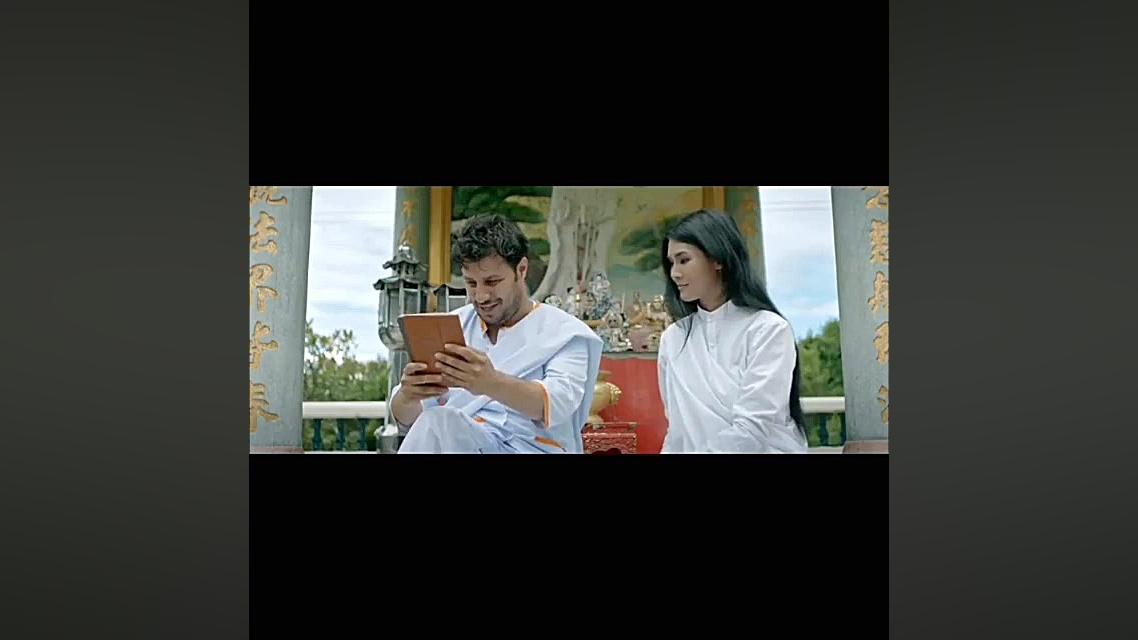 مخ زنی جواد عزتی تو تایلند:))...