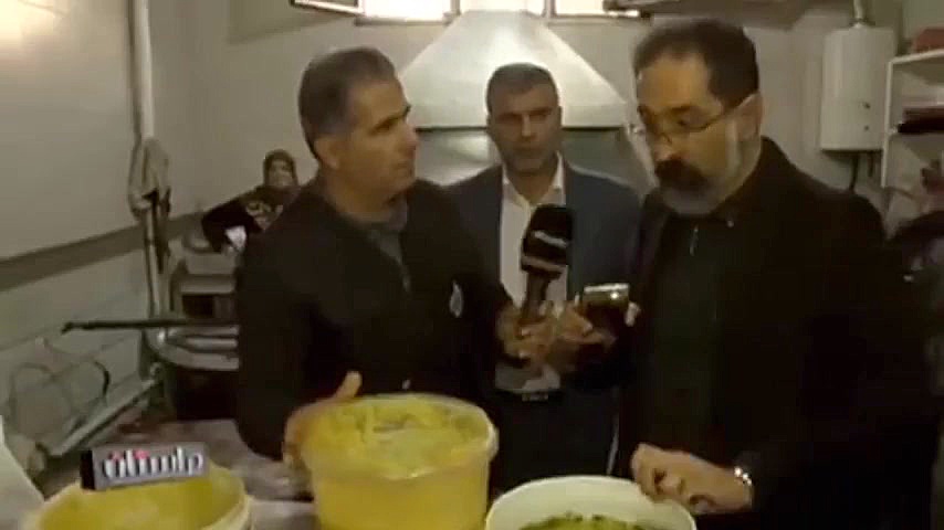 حشره و کرم زنده در غذای رستورا...