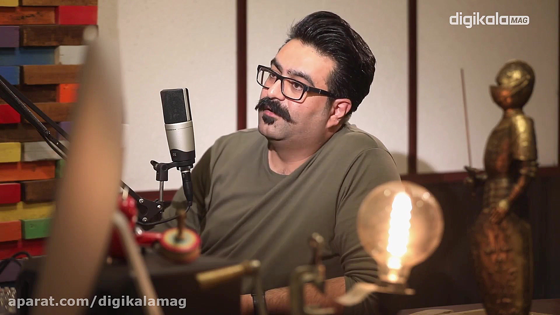 ما خانه‌ها را آینه‌کاری می کنی...