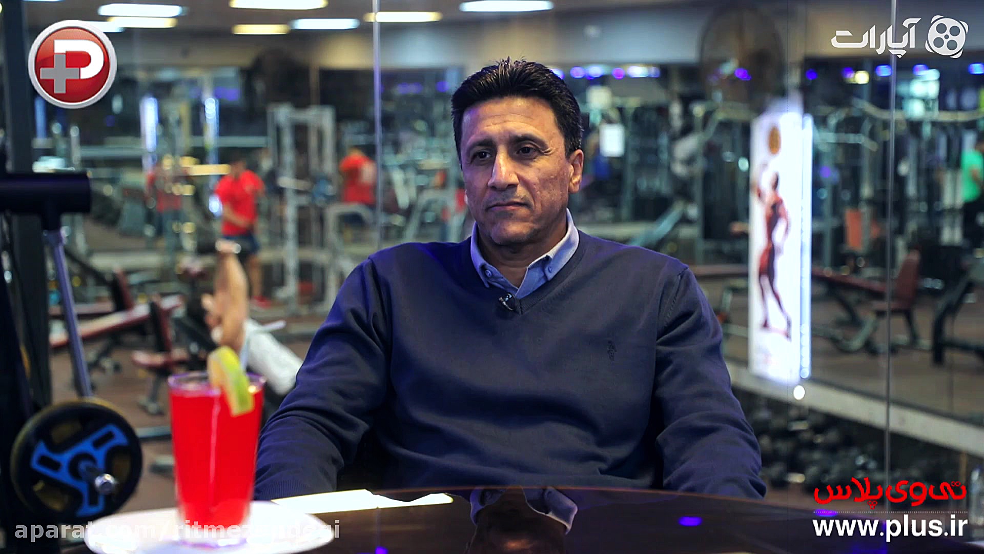 کتاب خواندن فرهاد مجیدی روی نی...