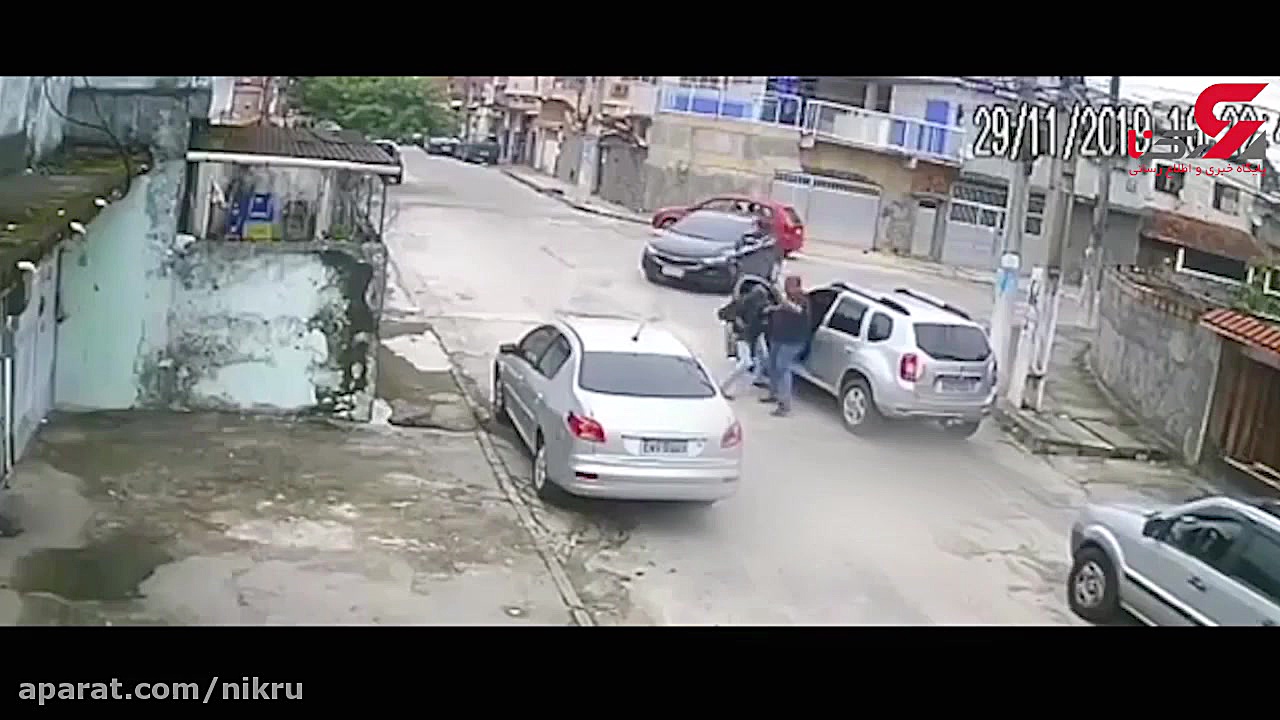 دزد بدشانس از صاحب خودرو کمک خ...