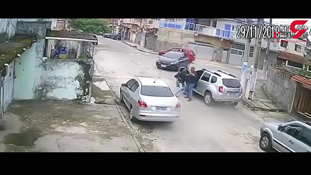 دزد بدشانس از صاحب خودرو کمک خ...