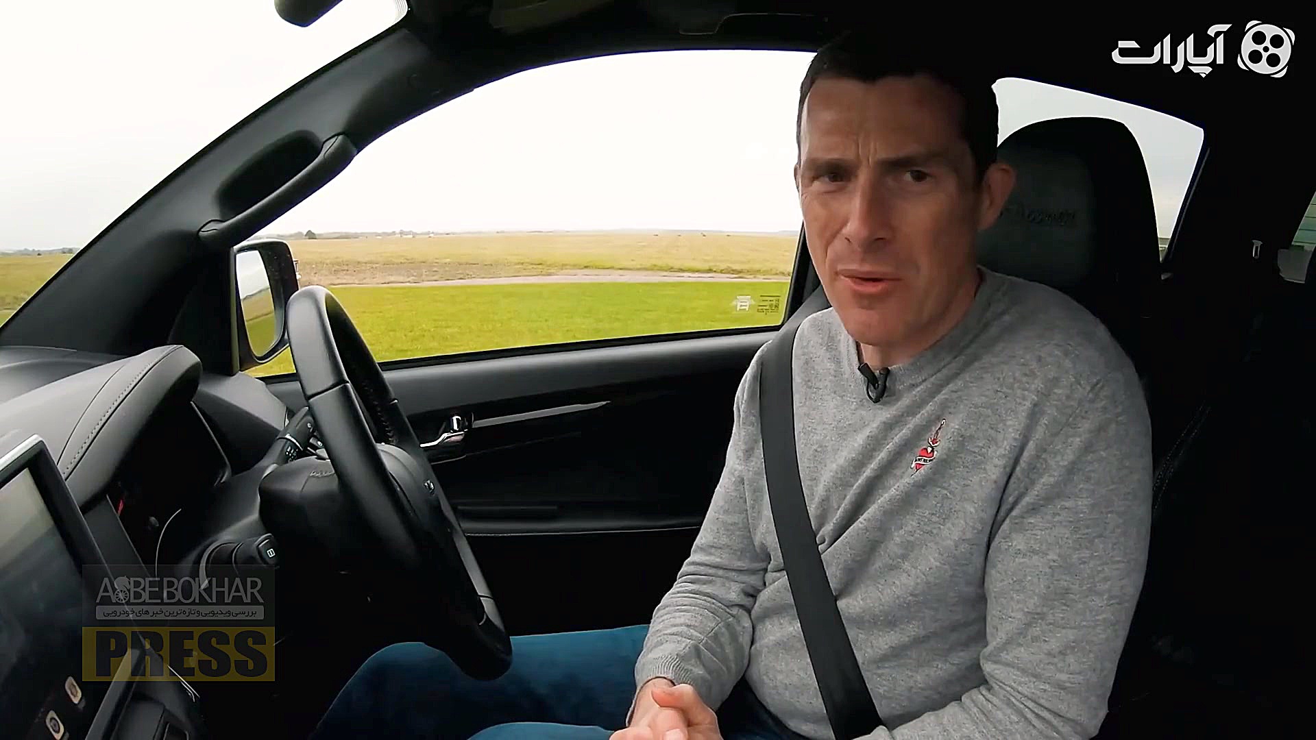 مسابقه طناب کشی میان پیکاپ های...