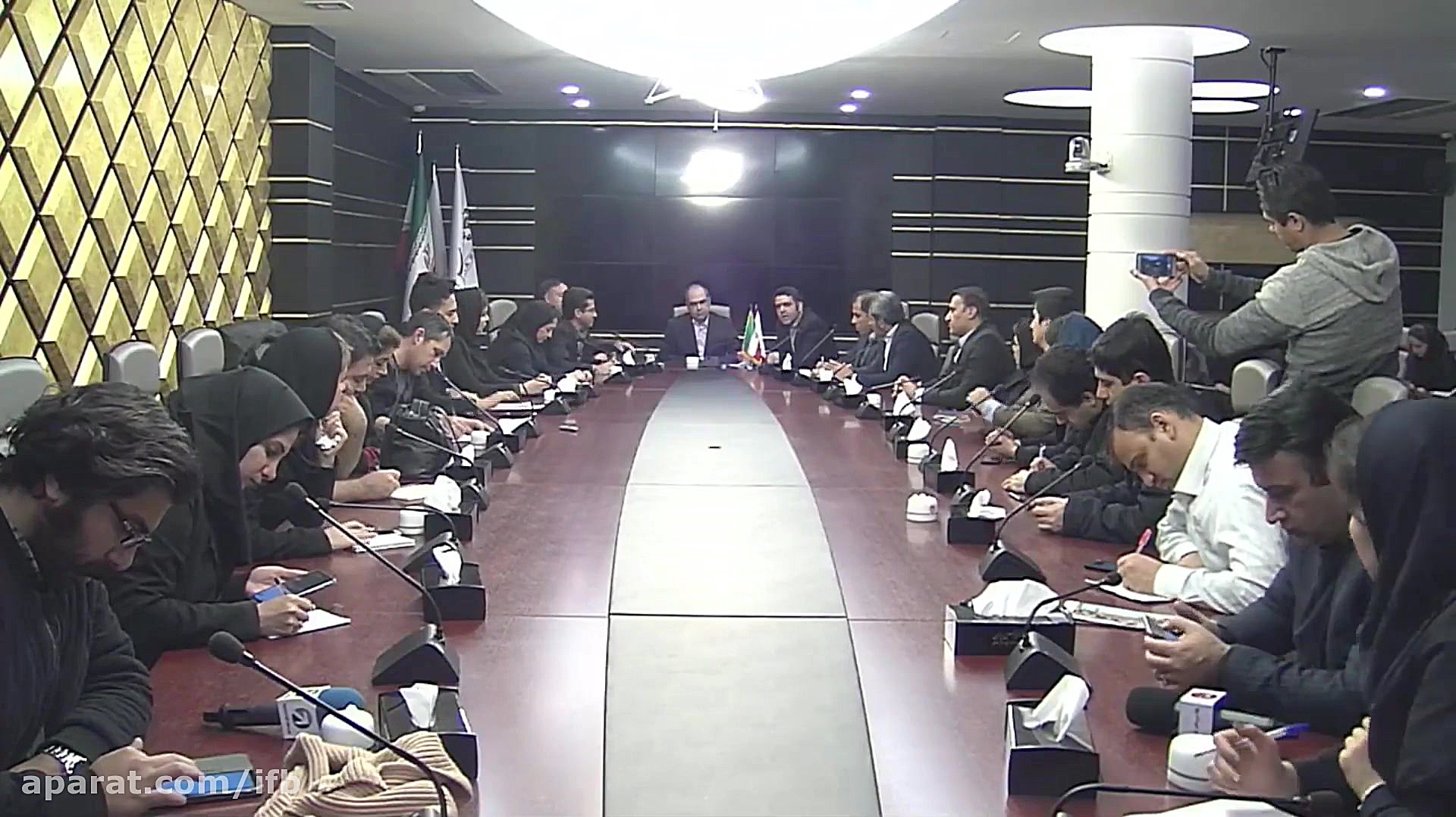 نشست خبری بررسی شرکت تامین سرم...