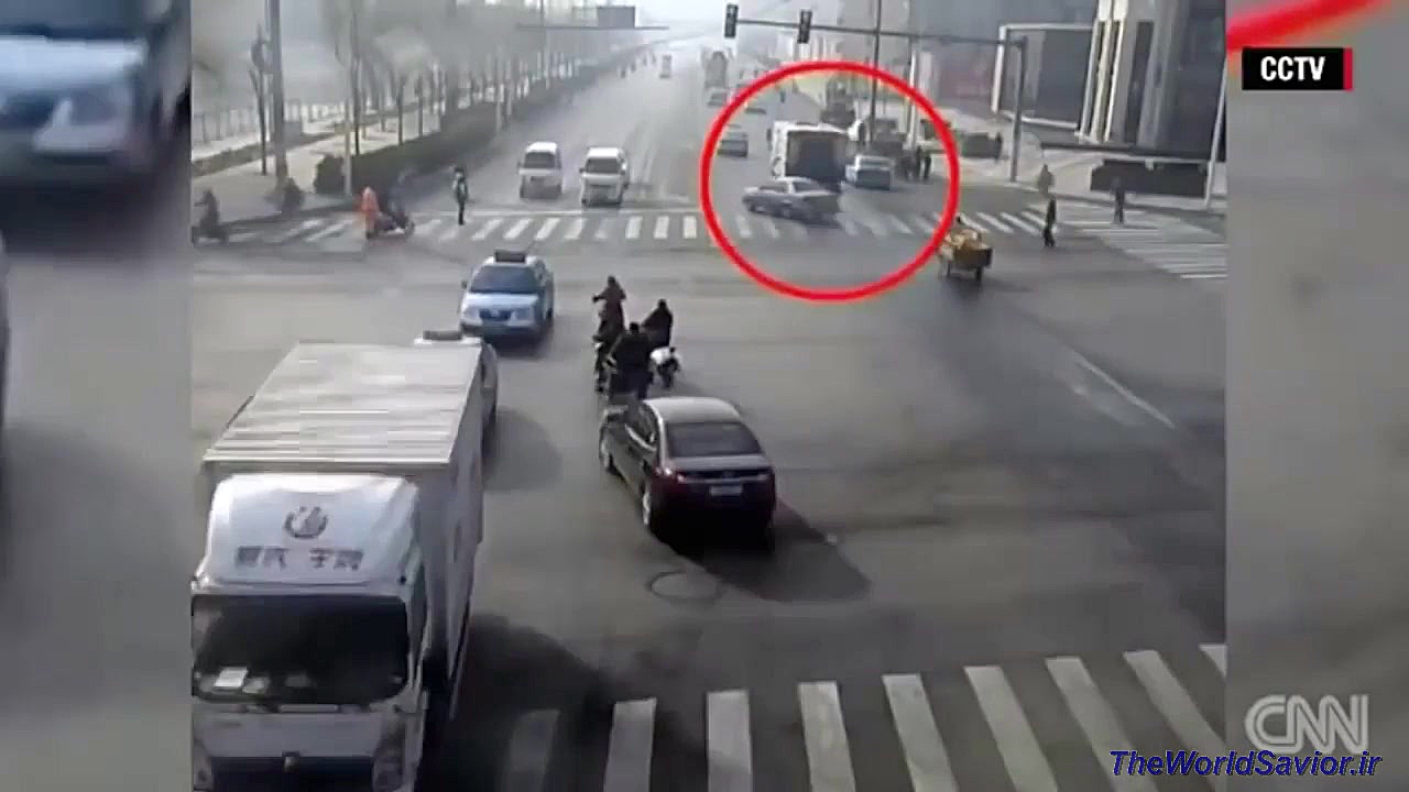 کشف راز معلق شدن ماشین ها در خ...