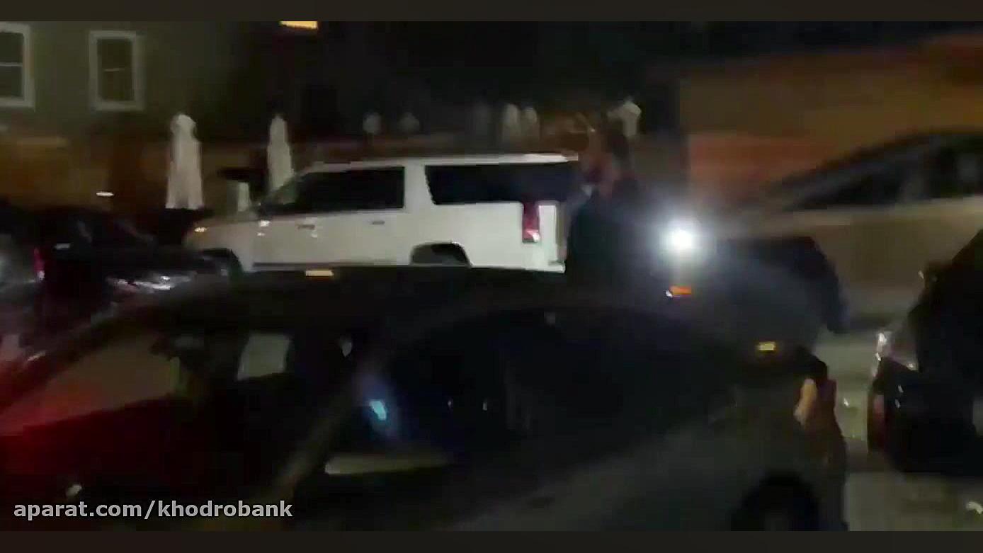 ایلان ماسک با تسلا سایبرتراک ی...