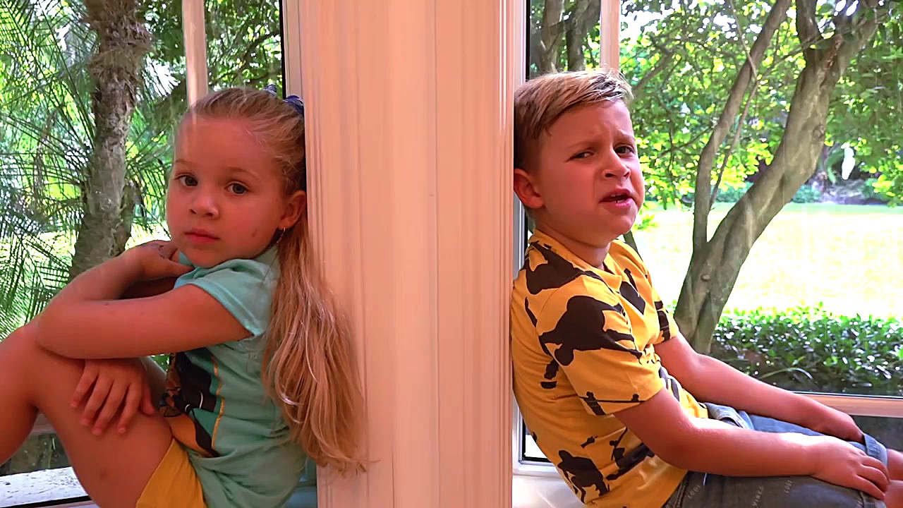 Diana and Roma unpack color su...