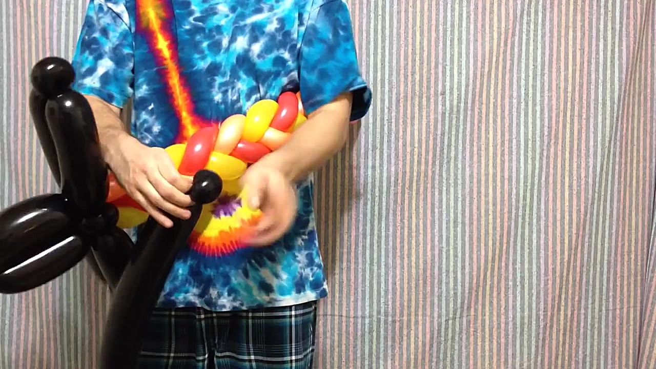 بادکنک آرایی  تزیین جشن تولد ف...