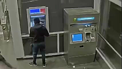 سرقت هالیوودی از عابر بانک!