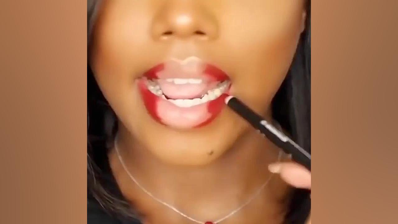 آموزش رژ لب زدن حرفه ای1992