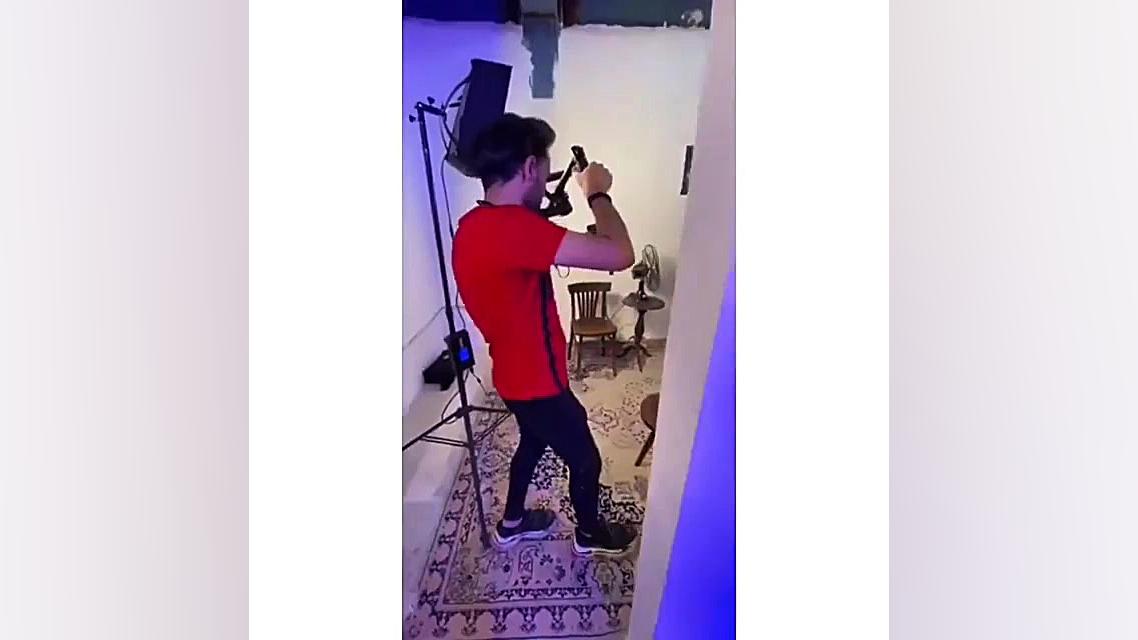 پشت صحنه تیزر انگار یه خبراییه...