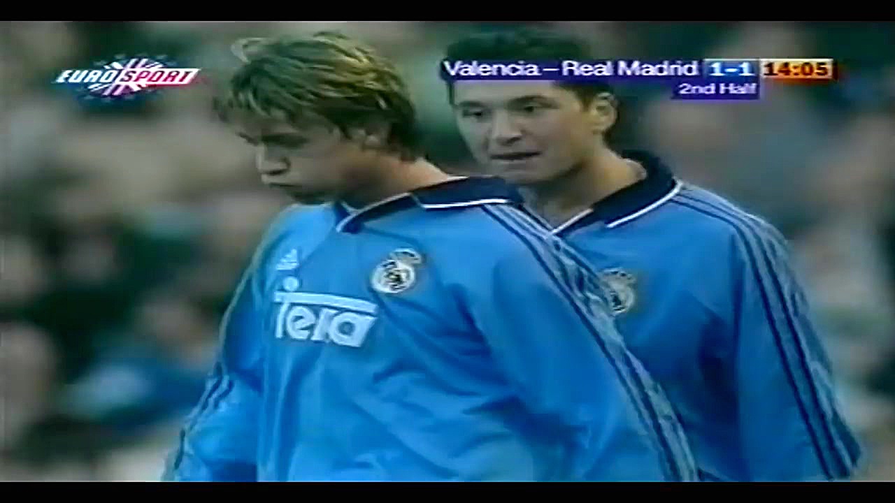 گوتی، استادِ پاس در رئال مادری...