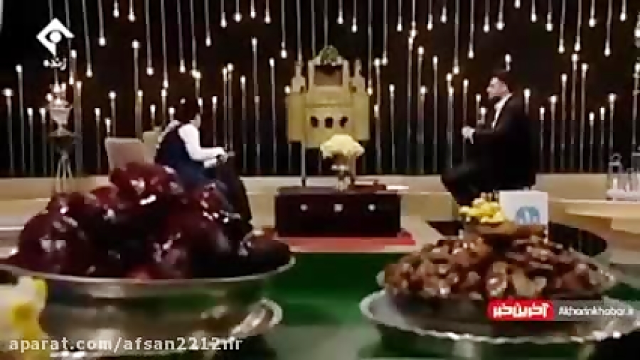 عمو پورنگ با مادرش