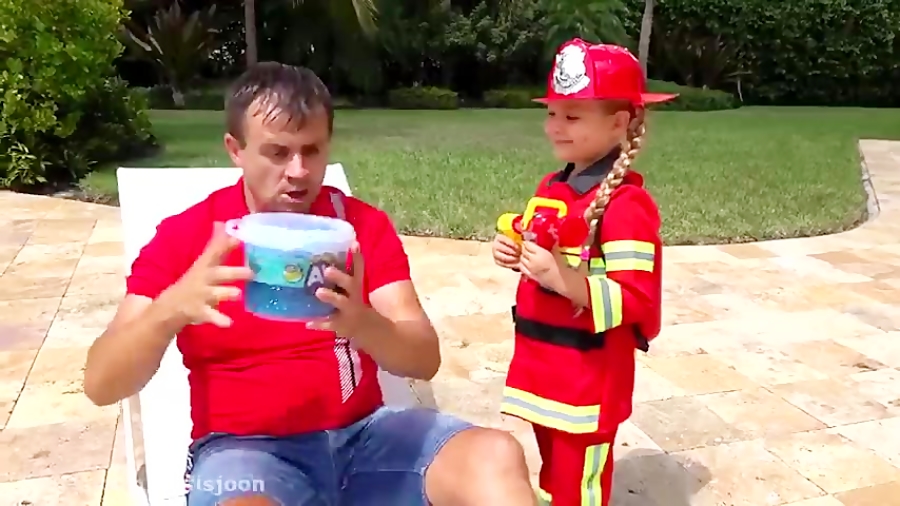 دیانا به پدر خود کمک می کند  ب...