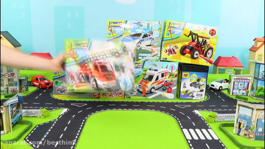 بازی با اسباب بازی های گوناگون