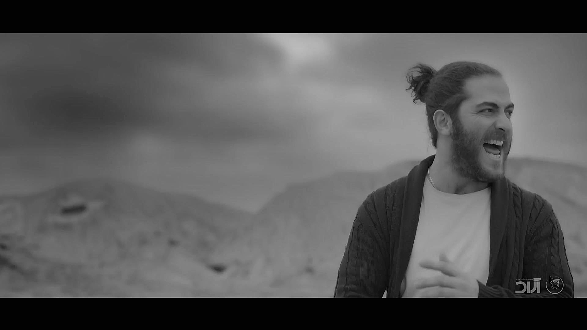 موزیک ویدیوی دریا با صدای مسیح...