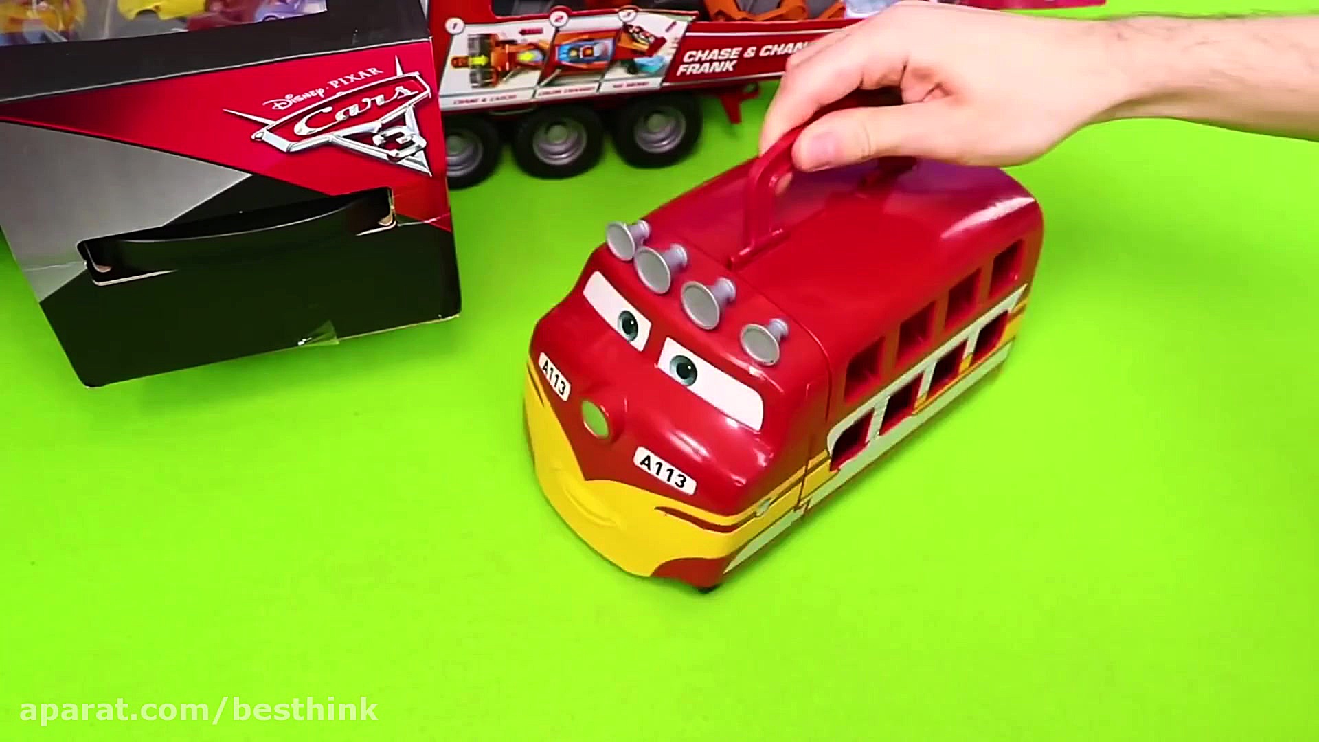 بازی با اسباب بازی های دیزنی