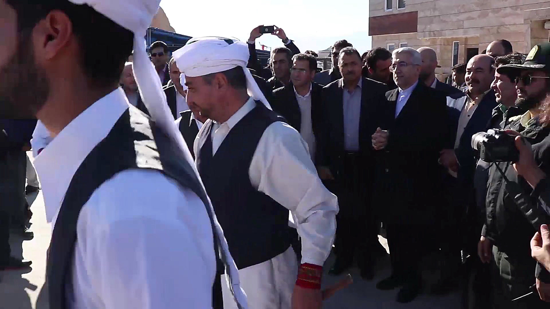 حضور وزیر نیرو در مراسم جشن و...