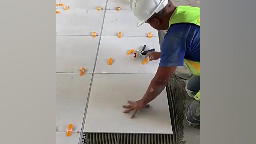 همتراز کاشی و سرامیک و کاشی تر...