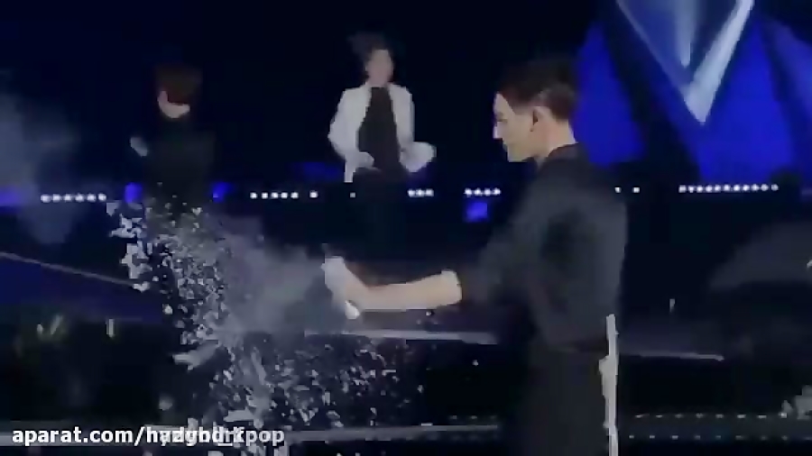 آهنگ first snow از اکسو تقدیم...