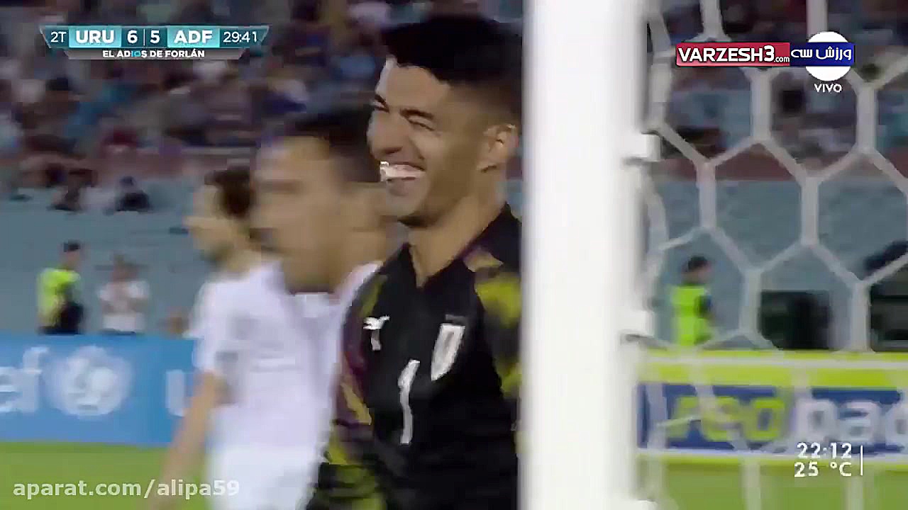 دروازه بانی لوئیس سوارز !